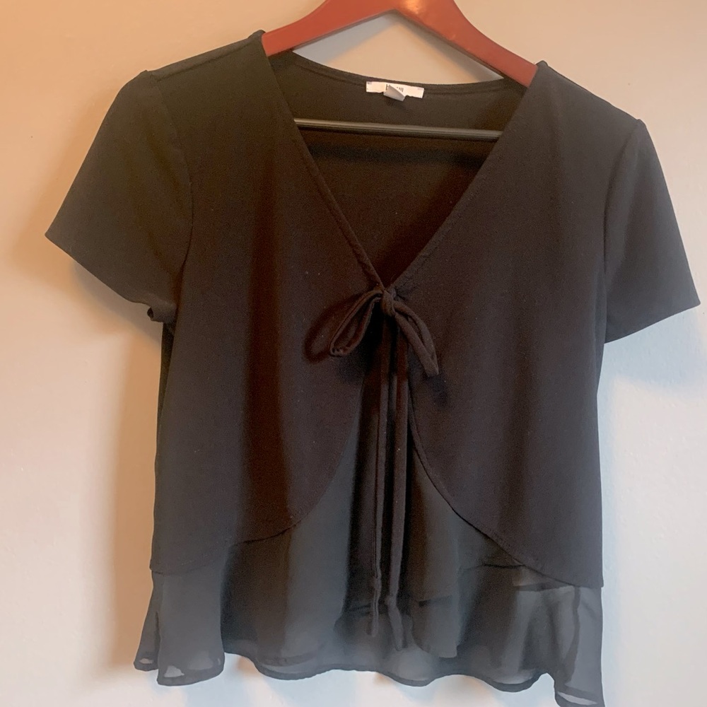 🥀3/$15🥀 Flowy Top with sheer around the bottom